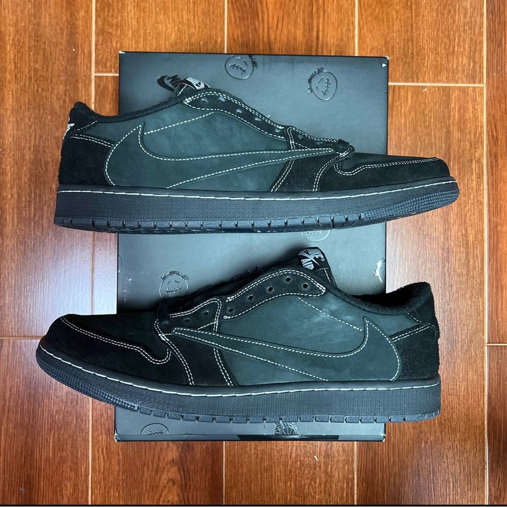 Travis Scott phantoms